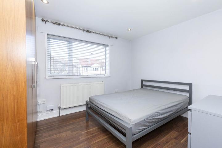 Stunning Sharers House Burnley Road, Dollis Hill